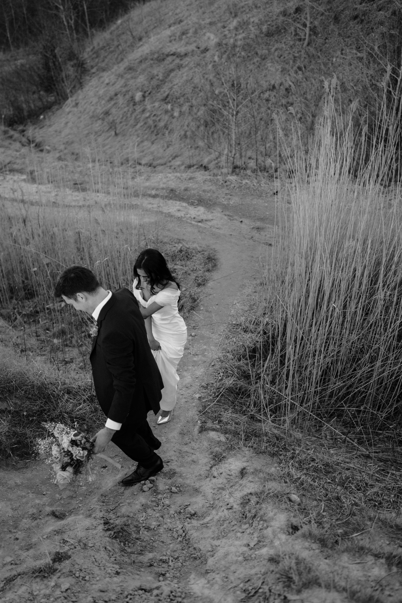 As an elopement wedding photographer in Toronto, I brought couples to different venue for beautiful wedding photos.