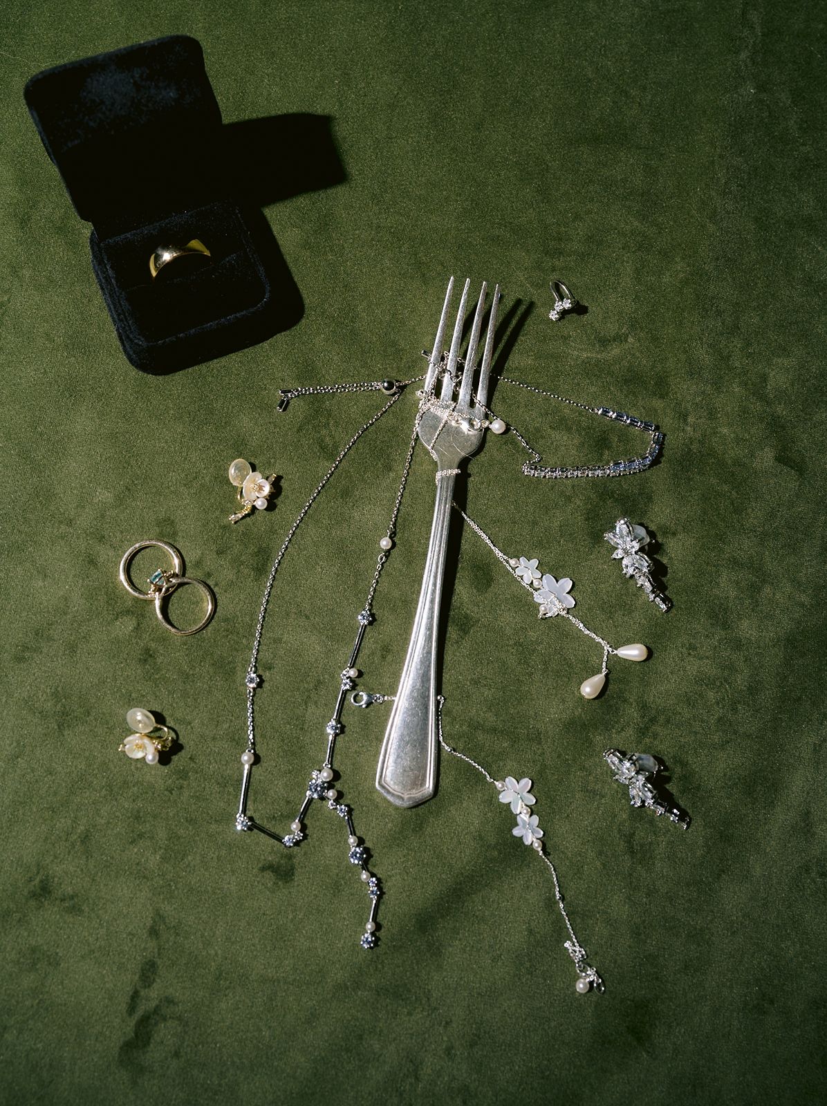 Bride's wedding accessories displayed at University Club of Toronto